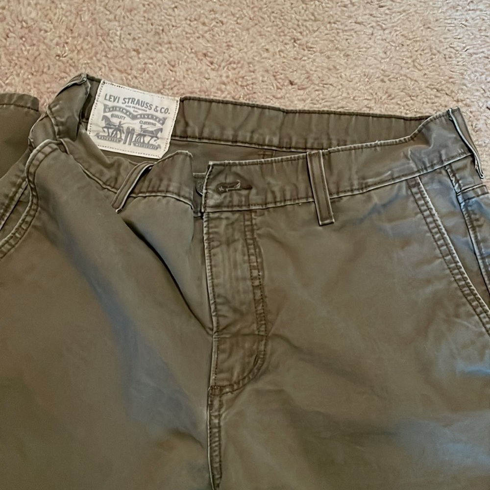 Levi’s Jeans/Khaki 32x34 - Picture 2 of 14